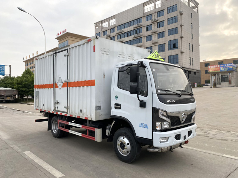 雜項危險物品廂式運(yùn)輸車，廂式運(yùn)輸車，楚勝汽車集團(tuán)