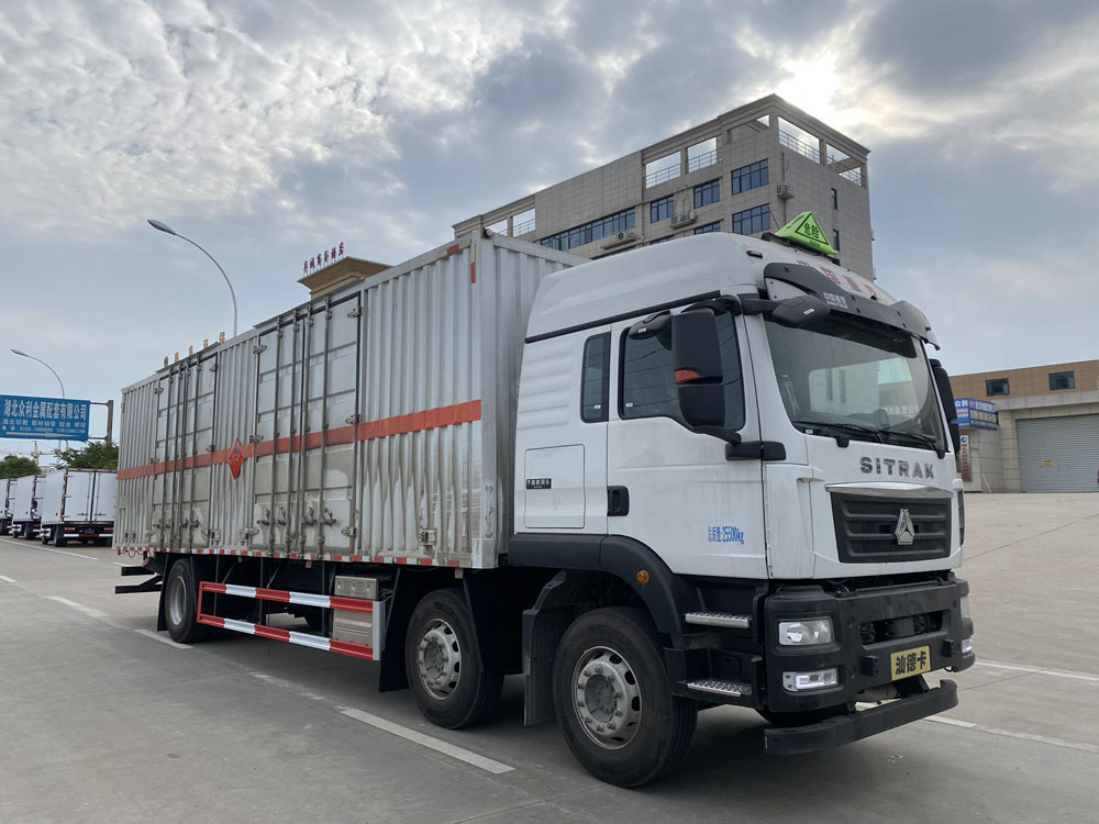 易燃液體廂式運(yùn)輸車，廂式運(yùn)輸車，楚勝汽車集團(tuán)