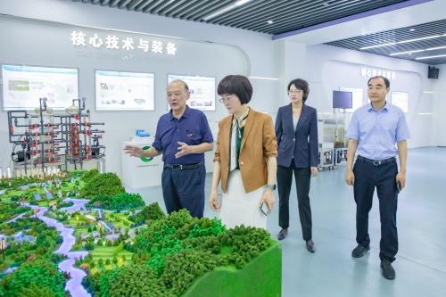 华人运通新能源汽车工厂和江苏沿海人力资源服务产业园,并就常盐南北